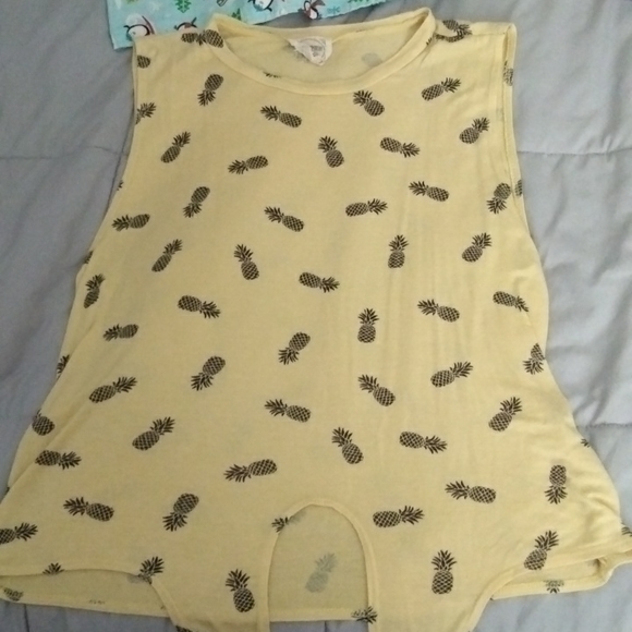 Pineapple tie front tank - Picture 1 of 3